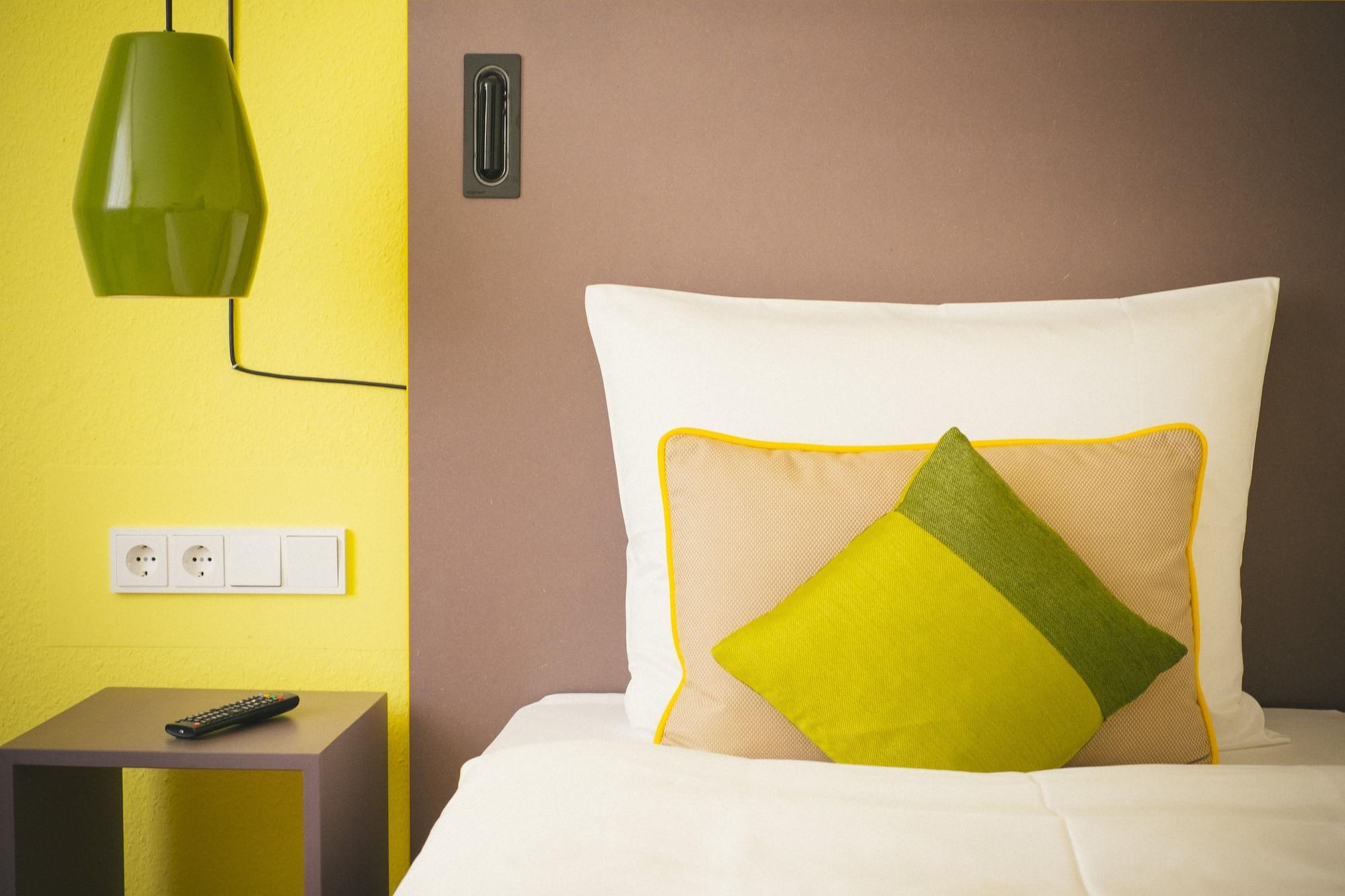 Vienna House Easy By Wyndham Guenzburg Hotel Kültér fotó