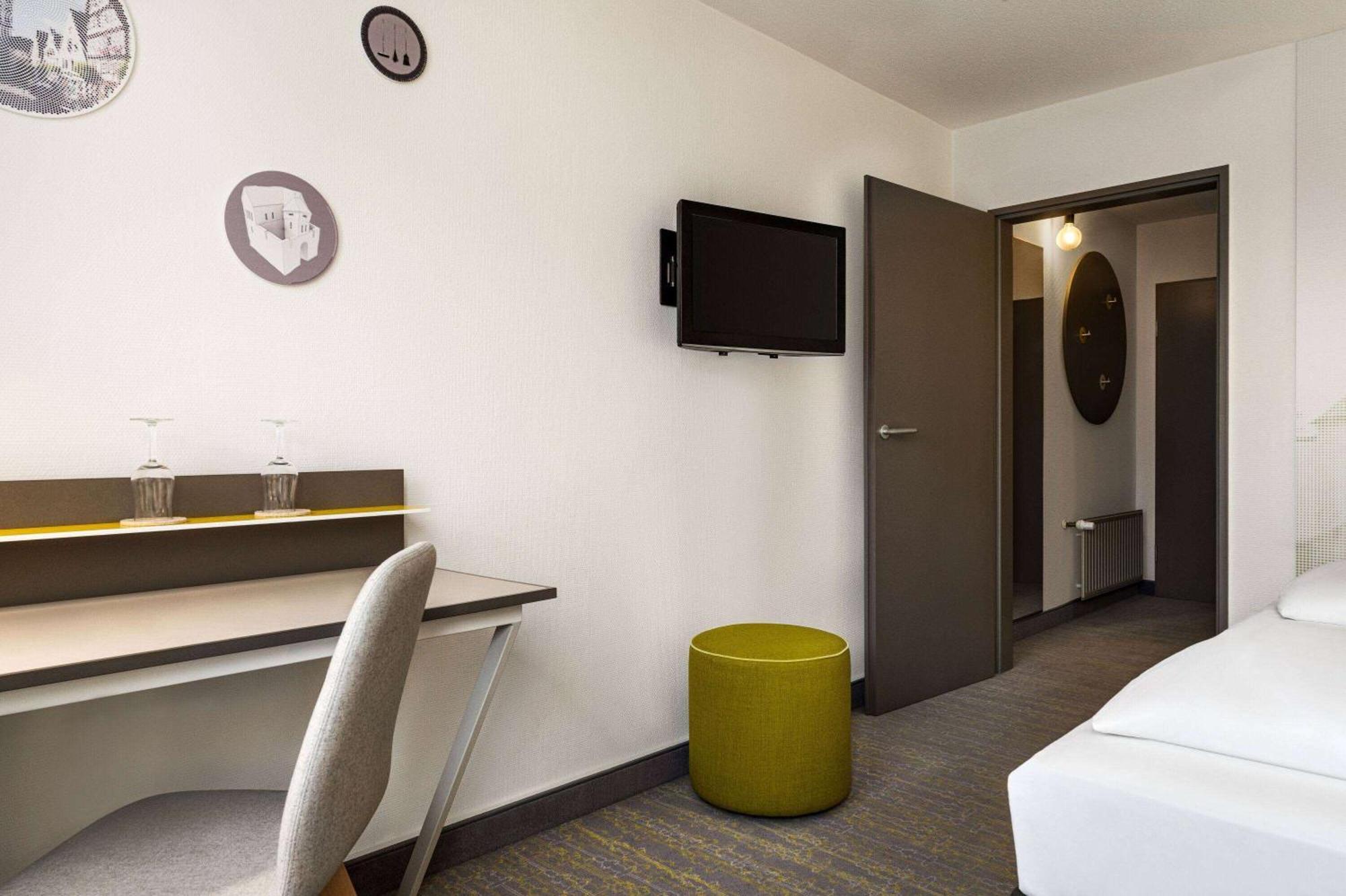 Vienna House Easy By Wyndham Guenzburg Hotel Kültér fotó