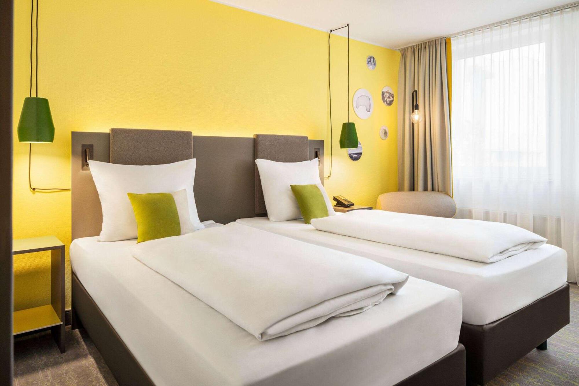 Vienna House Easy By Wyndham Guenzburg Hotel Kültér fotó