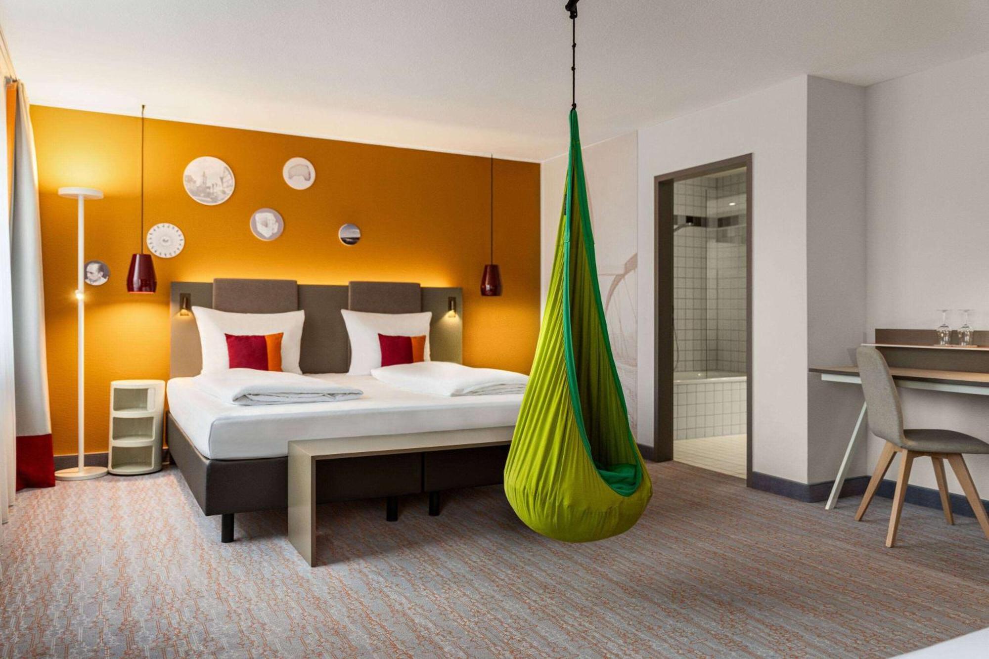 Vienna House Easy By Wyndham Guenzburg Hotel Kültér fotó