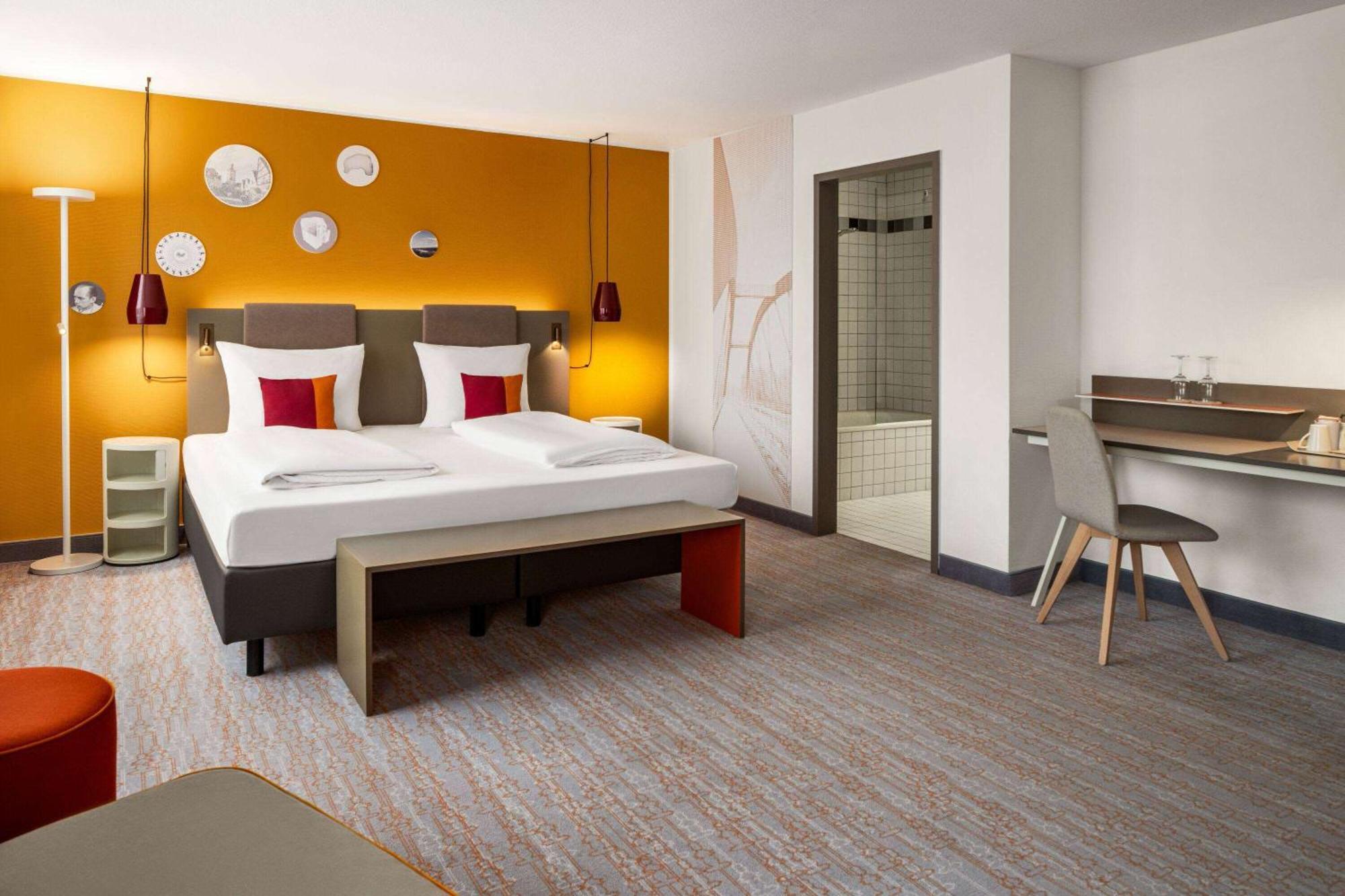 Vienna House Easy By Wyndham Guenzburg Hotel Kültér fotó