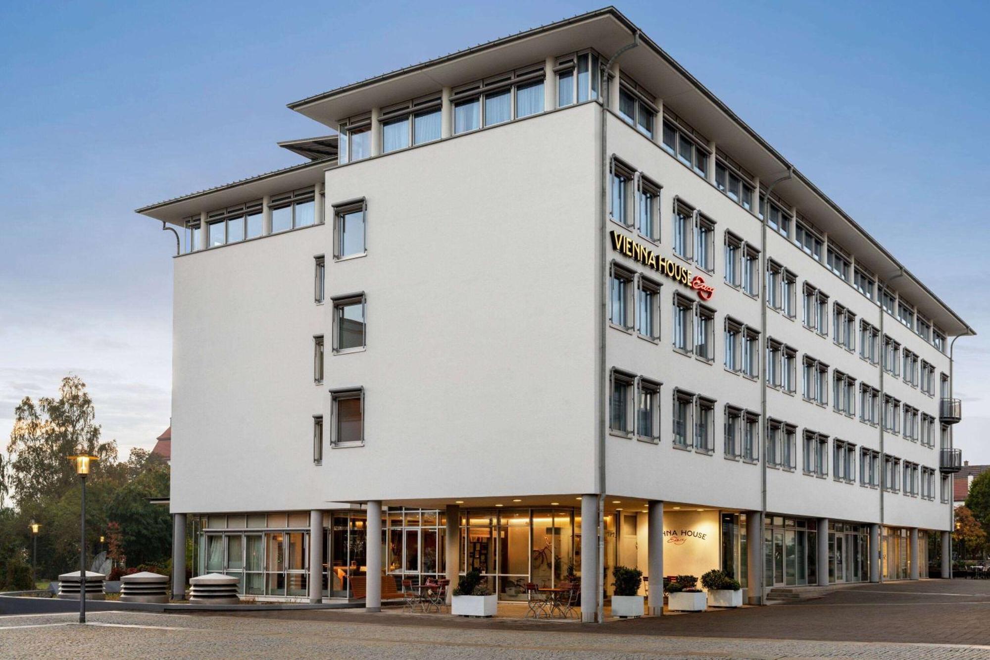Vienna House Easy By Wyndham Guenzburg Hotel Kültér fotó